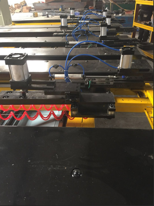 剪闆(pǎn)自動送料機(ji)選購技巧及(ji)價格