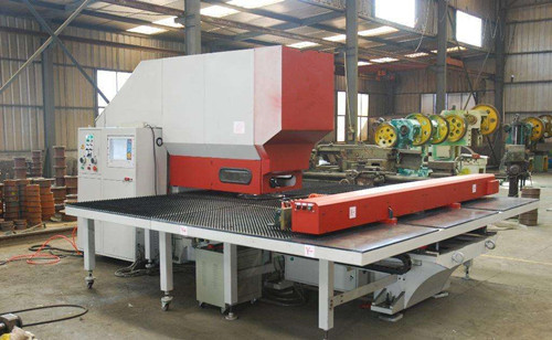 數控沖床(chuáng)的噸位計算(suan)及磨具保養(yǎng)技巧