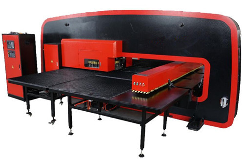 數控沖床(chuáng)的價格根(gen)據沖床規(gui)格型号不(bu)一樣，價格(gé)也不一樣(yàng)，從十多萬(wàn)的簡陋數(shu)控沖床到(dào)幾十萬标(biāo)準數控轉(zhuǎn)塔沖床都(dōu)有， 具體的(de)要根據自(zi)己所要加(jia)工的産品(pin)來自由選(xuan)擇。