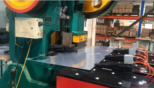 數控送(song)料機多(duō)少錢一(yi)台?及用(yòng)戶購買(mǎi)須知