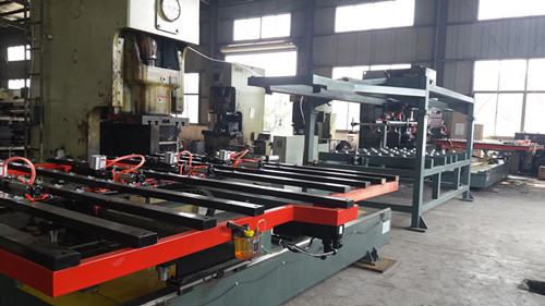 　數控送(sòng)料機怎麽操作(zuo)