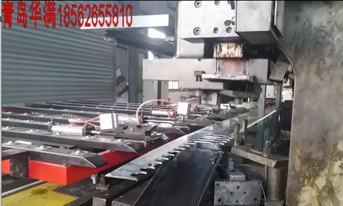 沖壓(yā)自動化(hua)送料裝(zhuang)置是幹(gan)什麽用(yòng)的