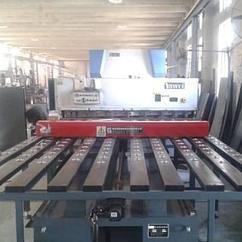 數控前(qian)送料剪闆機是(shì)幹什麽用的