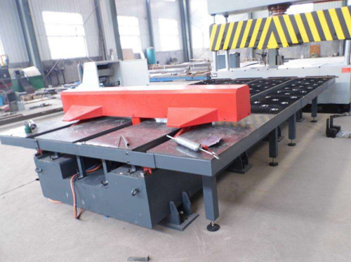 全自動(dong)送料剪闆(pǎn)機的性能(neng)及價格