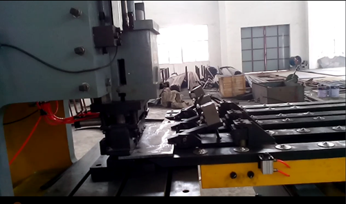 沖床自(zì)動送料機是(shì)幹什麽用的(de)?多少錢一台(tai)