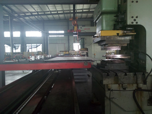 　該公司爲國内較(jiào)有實力的鋼背刹(sha)車盤制造商，擁有(yǒu)獨立的設計研發(fa)部門和專業的技(jì)術團隊，對生産加(jia)工設備要求比較(jiào)高，我們能合作成(cheng)功得益于該公司(sī)負責人的高度信(xìn)任和本公司設備(bèi)質量的自我肯定(ding)。